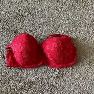 Victoria’s Secret Red Lacy T-Shirt Bra